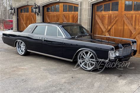 1969 Lincoln Continental Custom Sedan