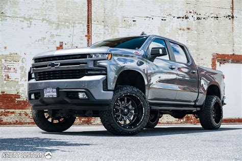 Lifted 2019 Chevy Silverado 1500 With 22×12 Fuel Vandal Wheels And 6