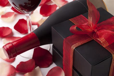 2021 best gift inspirational ideas for nz red wine lovers ( self.liquormart1) submitted 1 month ago by liquormart1. 8 Unique Christmas Gift Ideas for Wine Lovers | Vino Visit ...