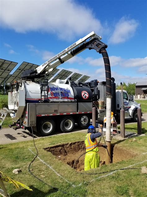 Professional Vacuum Excavation / Hydrovac Services | Universal Services
