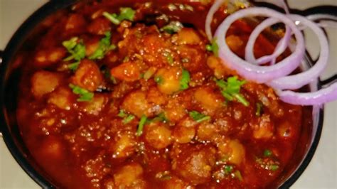 For more taste, ghee or butter can be used for tempering the spices for this chole bhature recipe. चना मसाला चोले|Chole Recipe|Chana Masala|Kabuli Chana ...