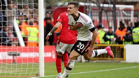 Antony Dalot Goals Steer Manchester United To 2 0 Win At Forest Foto