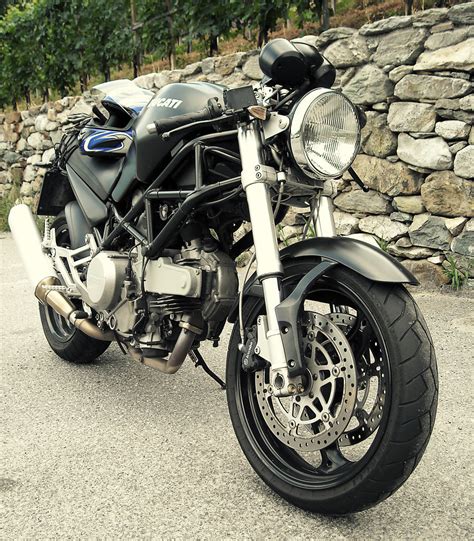 Ducati scrambler cafe racer standard 803 cc, 73 hp, electric. DUCATI MONSTER CAFE RACER