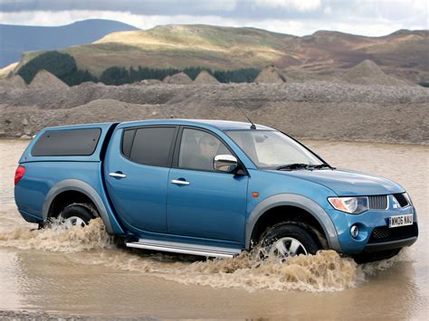 Wait no longer triton fans because here it is, another very highly requested modified video, a mitsubishi triton 4x4 aka mitsubishi l200. MITSUBISHI L 200/Triton Double Cab specs & photos - 2005 ...