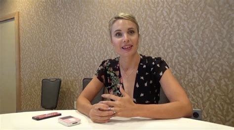 sdcc interview leah pipes previews the originals season 3 shares what s next for cami tell