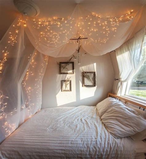 50 Bedrooating Idea With Tapestry Canopy And Light Decor With Images