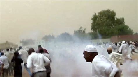 Sudan Protesters Tear Gassed Amid Crackdown News Al Jazeera