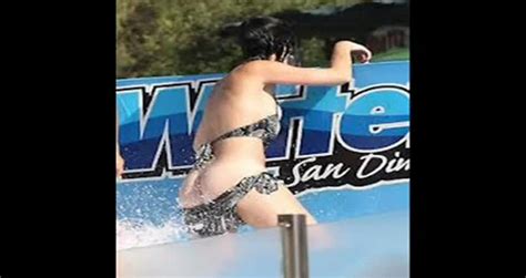 Katy Perry Flashes Her But At Raging Waters Park Videos Metatube