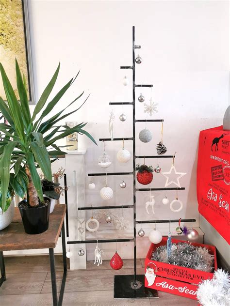 Modern Metal Christmas Tree Free Standing Xmas Tree Variety Of Sizes