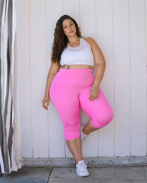 erica lauren plus size fashion for women instagram profile curves thighs sporty street