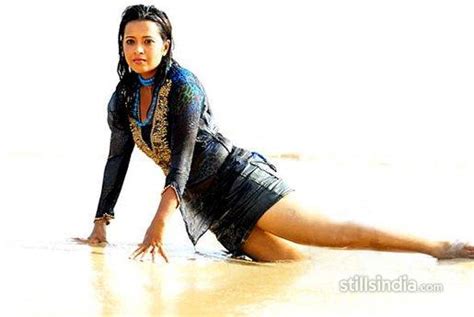 Indian Actress Actress Reema Sen Beach Song Hot Wet Black Dress Pictures