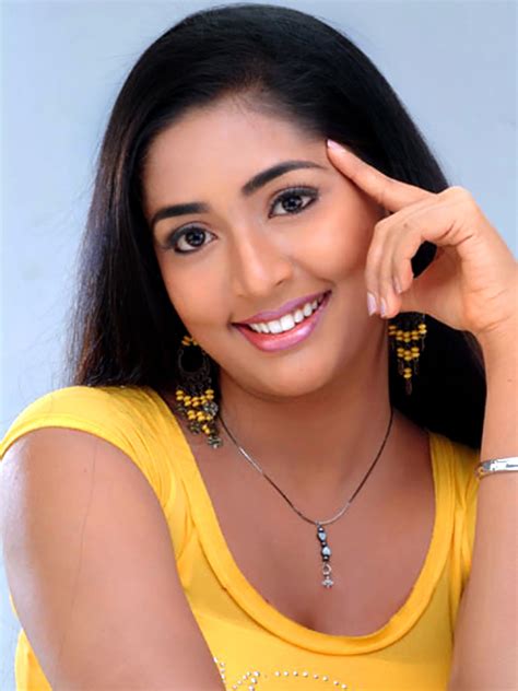 With all eyes on the mollywood cinemas, plenty of opportunities have come up for the local malayalam girls. Malayalam Actress Navya Nair Cute Pictures ...