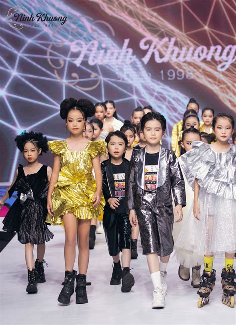 Đầm 2 Tầng đen Ninh Khương Asian Kids Fashion Week 2023