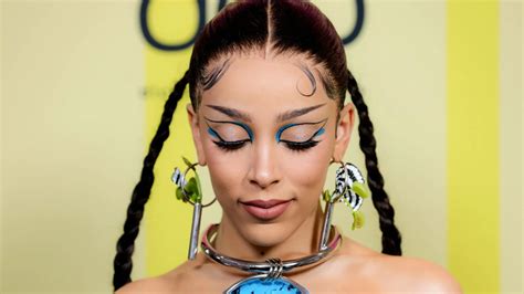 Doja Cats 2021 Billboard Music Awards Hair Look Was Inspired By Afro