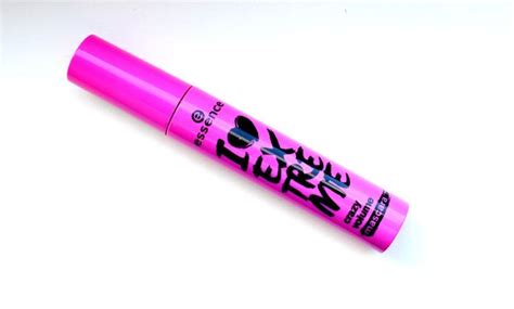 Ninguna de estas mascaras se resiste a la humedad lamentablemente, pero si aportan volumen y separan las pestañas. Budgettopper: Essence I Love Extreme Crazy Volume Mascara ...