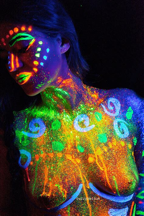 UV Bodypaint In Neon Signs Body Painting Female Models
