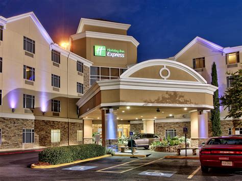 Holiday Inn Express And Suites Houston Dwtn Conv Ctr Hotel By Ihg