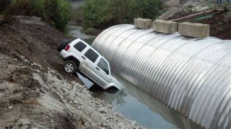 Strange And Unusual Accidents And Incidents 36 Pics