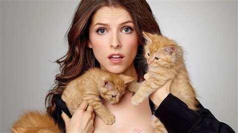 Anna Kendrick Women Actress Brunette Blue Eyes Cats Kittens Women With Cat Portrait Photography