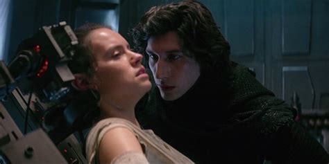 Why Star Wars Should Develop Rey And Kylo Rens Romantic Relationship