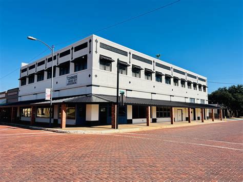 300 Commerce Street Northwest, Childress, TX 79201 | MLS: 23-8450