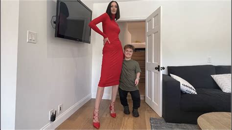 7ft Tall Model Meets 4ft Man In Love Youtube Erofound