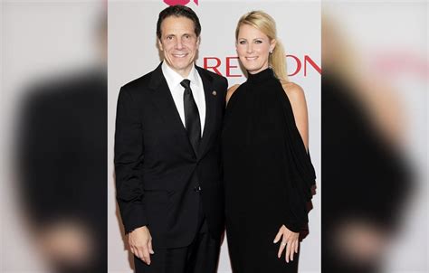 Andrew Cuomos Ex Girlfriend Sandra Lee Refuses To Answer Questions About Disgraced Ex Ny