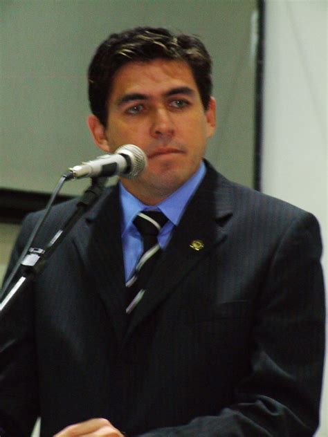 O morato é um jogador de muita velocidade. BLOG DO BARATA: ALEPA - Robgol, o próspero ex de Mônica Pinto