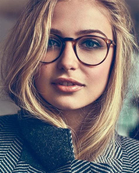 Sophie Simnett Womens Glasses Frames Glasses Trends Glasses For Round Faces