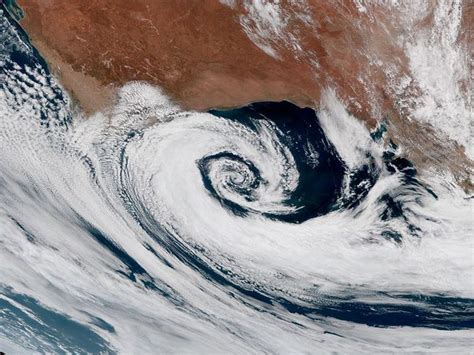 What Are Extratropical Cyclones