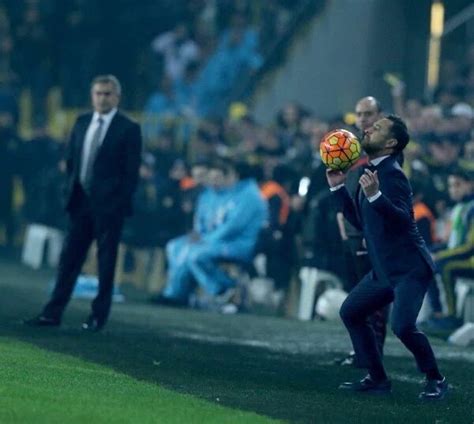 Fenerbahçe teknik direktörü vitor pereira, hjk helsinki maçı öncesi basın toplantısında forvet transferi sorularına da yanıt verdi. vitor pereira #988470 - uludağ sözlük galeri