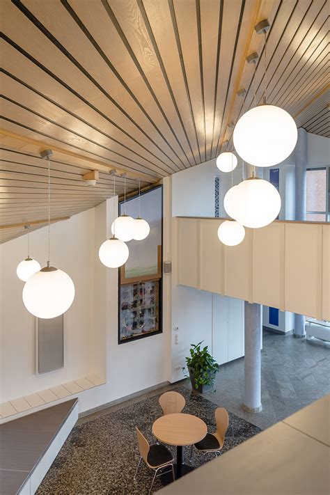 Refers to person, place, thing, quality, etc. Foyer - EMB Leuchten