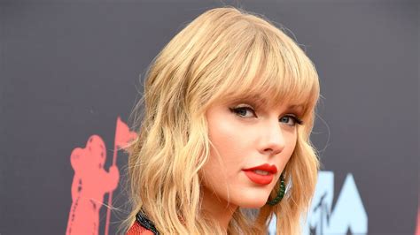 Taylor Swifts Folklore Alt Pop Twist Surprised Everyone But Herself Mtv