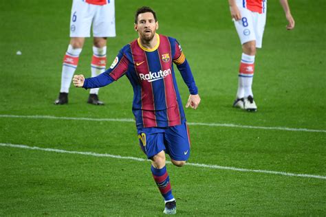 Messi saiu há dois anos mas Barcelona ainda lhe deve dinheiro