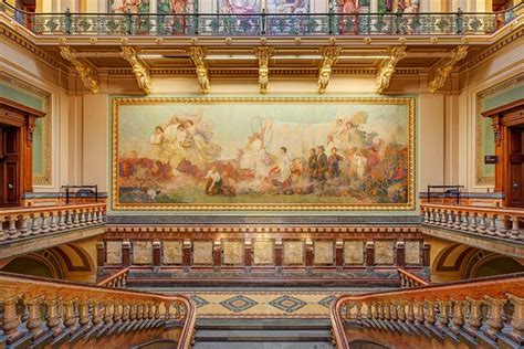 Look Inside 15 Beautiful State Capitol Buildings Photos