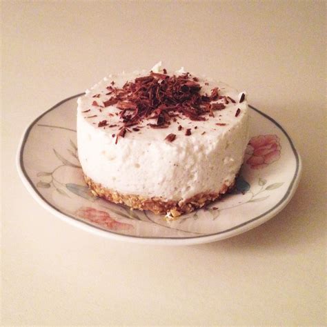 Découvrez les ingrédients, ustensiles et étapes de préparation. Raw vanilla cheesecakes / Cheesecakes vanille sans cuisson ...