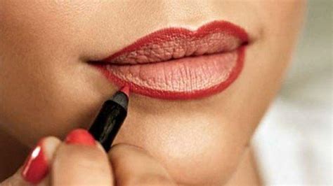 5 Cara Benar Menggunakan Lipstik Matte Tahan Lama Dan Mencegah Bibir