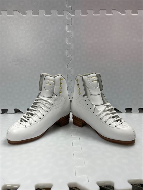 New Jackson Premier Dj2500 Figure Skates Size 5 C Sidelineswap
