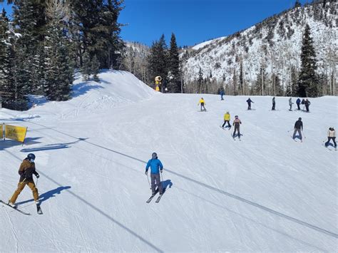 Record Snowfall Extends Ski Season For Utah Ski Resorts The Daily