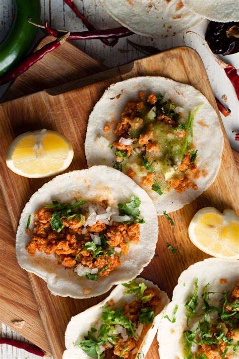La forma más fácil de cocinar esta legumbre (y aprovecharla en muchas recetas). Tacos de soja texturizada | Receta de tacos veganos mexicanos