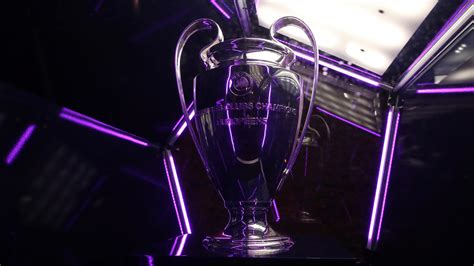 The tournament is planned to be competed by 32 teams, with qualification being on sporting merits only. TV-Rechte: Champions League läuft ab 2021/22 bei ...