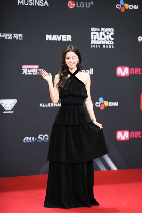 Always either black or white or a combination of both. 2020 MAMA Red Carpet Photos Part2 | Kpopmap - Kpop ...