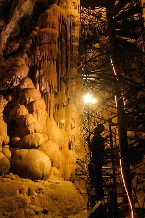 Most Beautiful Caves In The Us For Hiking And Spelunking
