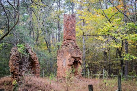 This Haunting Road Trip Through Georgia Ghost Towns Is One You Wont