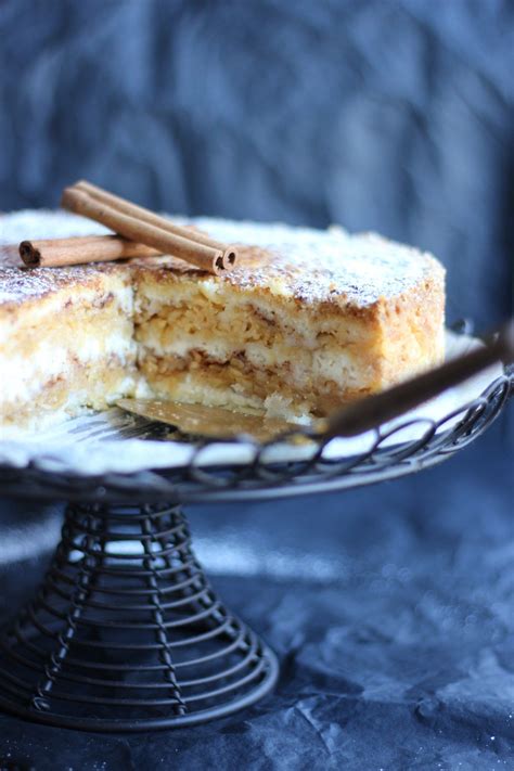 Leckerer teig, knackiges baiser, nüsse, fruchtige marmelade und. "Szarlotka sypana" Polnischer Apfelkuchen | Polnischer ...