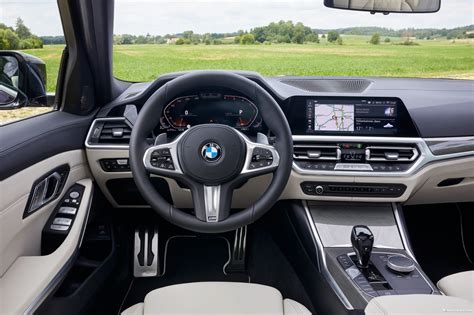 Read 5 series sedan 530e m sport reviews and check out horsepower, features, interior & colours images, september promos at zigwheels. BMW Série 3 Touring G21 2019 : Photos et caractéristiques ...