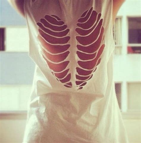 Here are 16 easy diy costumes that all start with a sweatshirt. 25 DIY T-Shirt Cutting Ideas for Girls - Hative