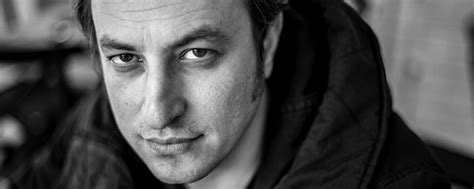 Onur saylak , 28 temmuz 2011 tarihinde paris , fransa 'da kendisi gibi oyuncu olan tuba büyüküstün ile evlendi. Onur Saylak | tiyatrolar.com.tr