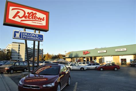 Dillons proposes tearing down Lawrence’s Massachusetts Street store and