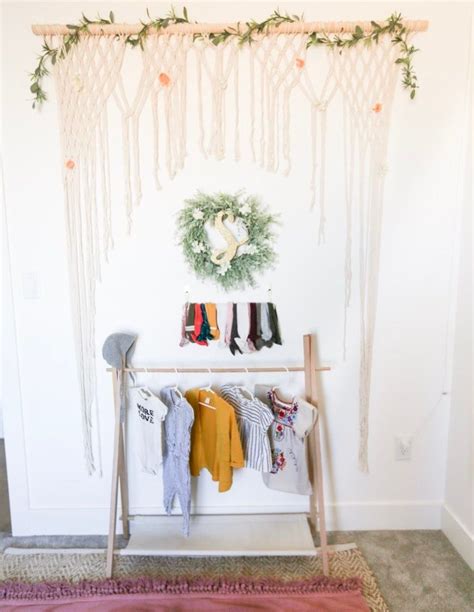 Children's bedrooms in montessori homes are all about warmth, comfort, supporting developing autonomy and independence. Montessori bedroom | Home decor, Modern girl nursery, Decor